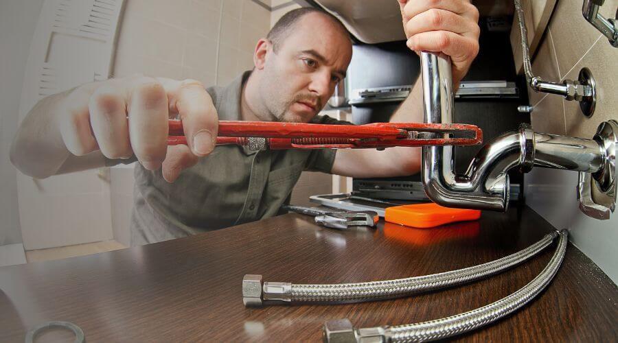 Expert burst pipe repair services in Ironwood, MI
